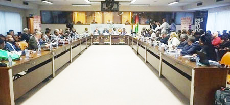 Conférence de presse internationale en prélude à la 26ème édition et du cinquantenaire du FESPACO, à Bruxelles (Belgique) : Bientôt une statue de Oumarou Ganda, 1er cinéastre à avoir reçu l’étalon de Yénnega, à Ouagadougou en 1972